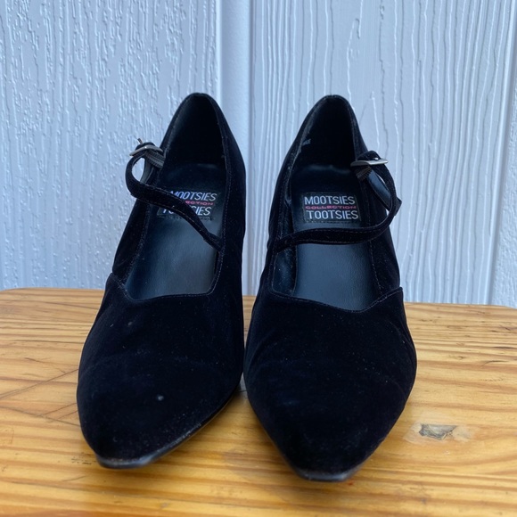 Kara - Picture 10 of 11